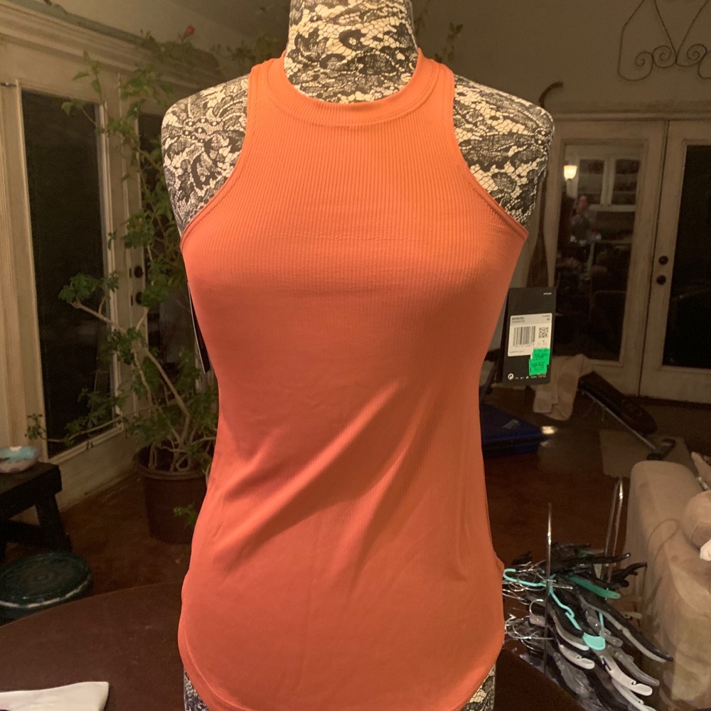 🌺CLOSET CLOSING EVERYTHING MUST GO 🌺NWT NIKE DRY RIBBED TANK🌺